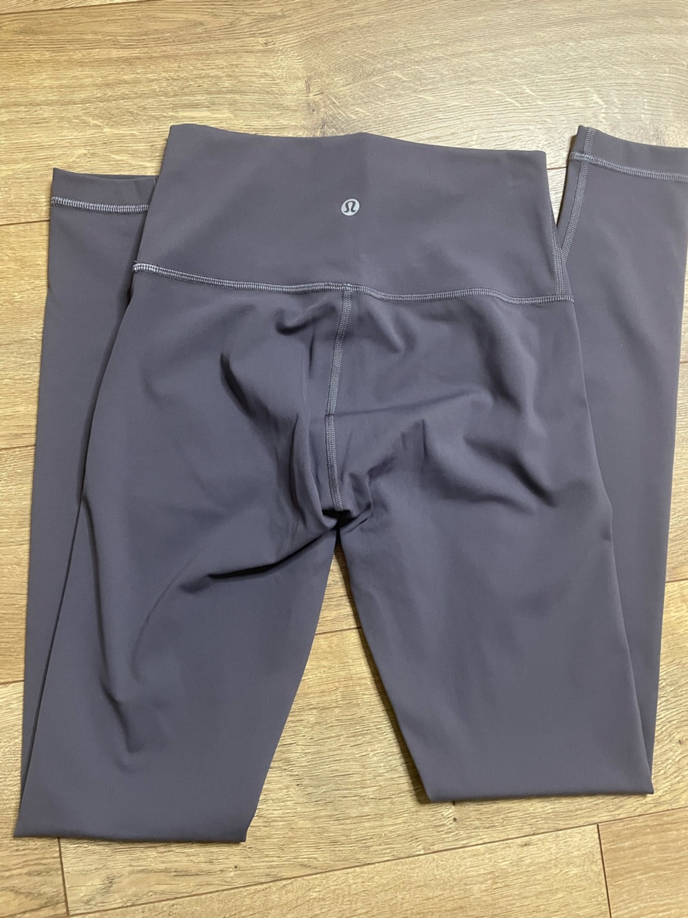 Lululemon Wunder Under High Rise Leggings 28", Size 4- in solid charcoal gray - Picture 5 of 10